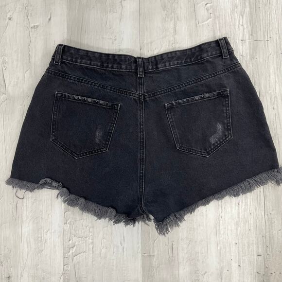 Denim Co Black Cotton High Rise Distressed Frayed 2" Denim Shorts Plus Size 14 - Picture 2 of 9